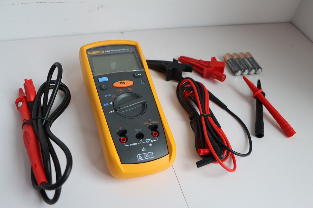 Fluke 1503 Digital Insulation Resistance Tester HighPrecision Megger Multimeter