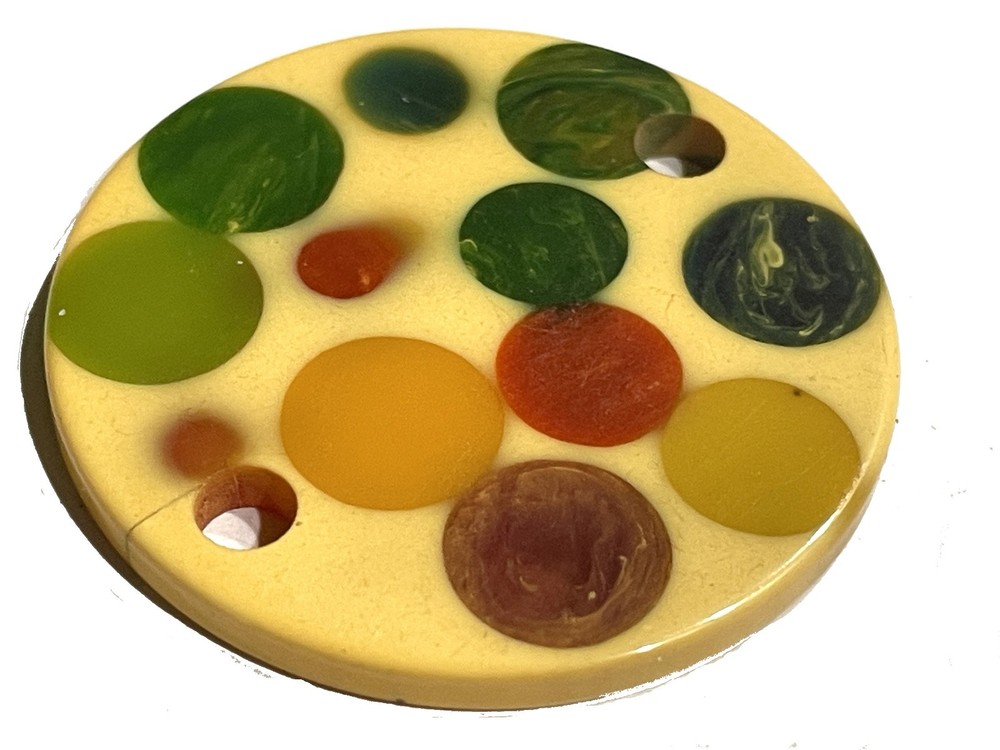 ONE Bakelite Random Dot or "Gumdrop" Chip for Crafting. Crack / 1940s. Tested.