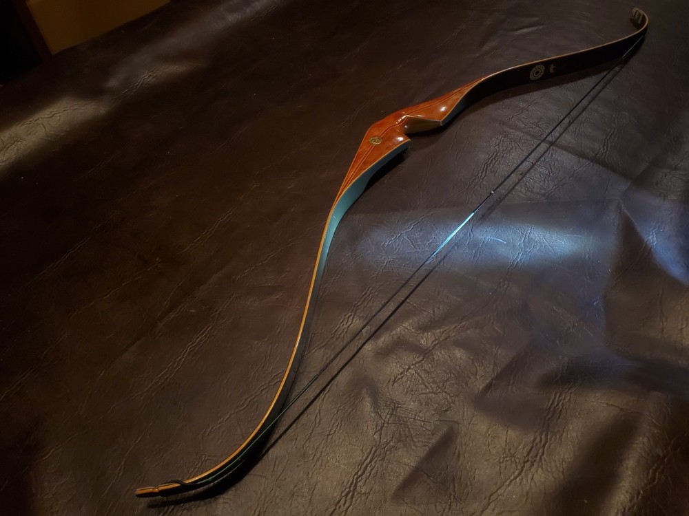 Golden Bear recurve bow 60#