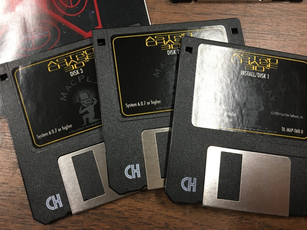 Vintage Macintosh software : Astro Chase 3D - Manual and Software