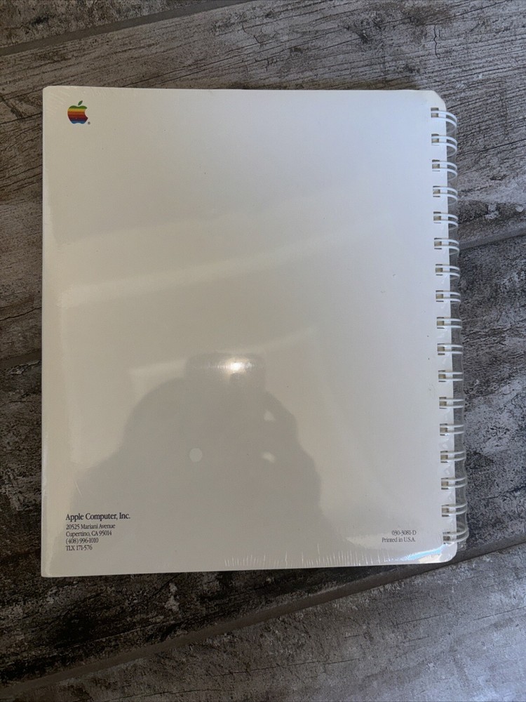 APPLE HYPERCARD USER'S GUIDE 030-3081-D NEW IN SHRINK WRAP Sealed