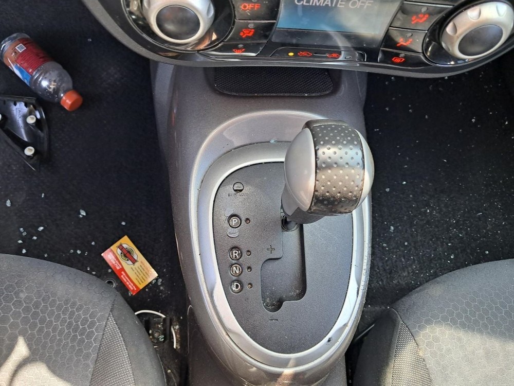 JUKE 2013 Glove Box 4813286