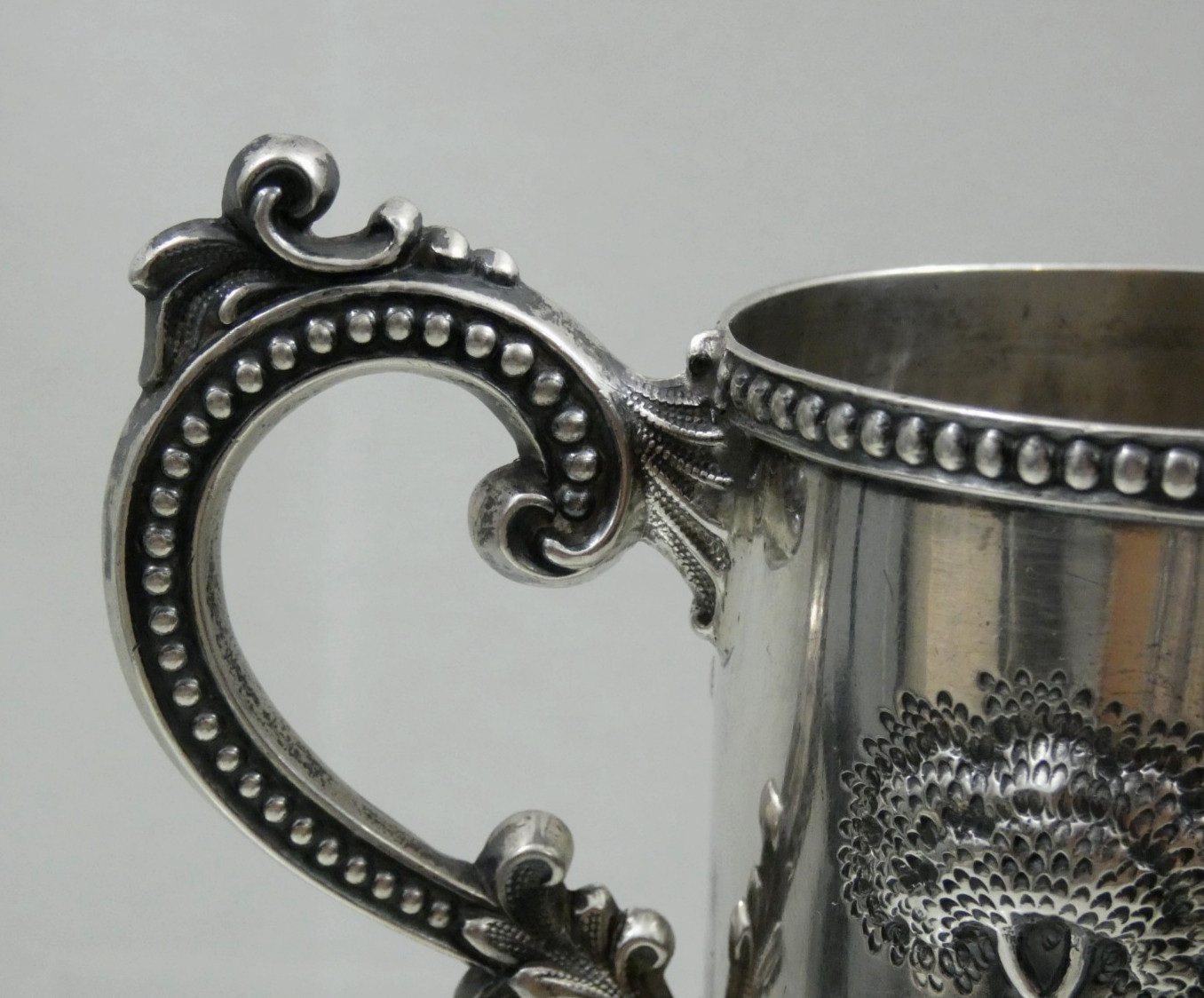 ANTIQUE AMERICAN COIN SILVER MUG CUP HAND CHASED REPOUSSE ARCHITECTURAL sterling