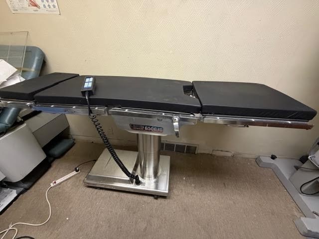 SKYTRON 6500 HD O.R. table