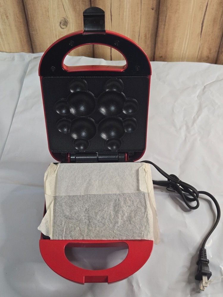 Disney DCM-8 Mickey Cake Pop Maker Mini, Red. Small break in plastic on bottom