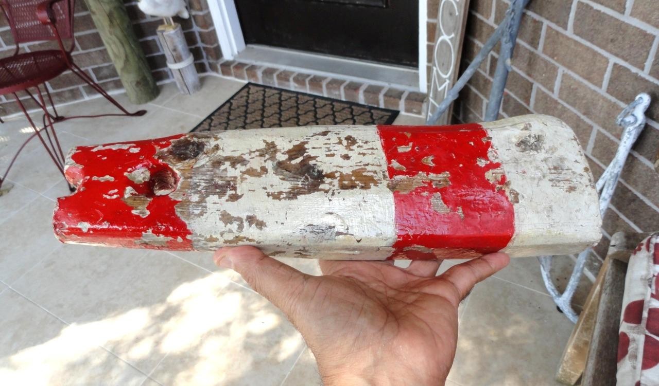 WEATHERED DISTRESSED WOOD Nautical Red & White Lobster Buoy E FL LANGILLE 11440