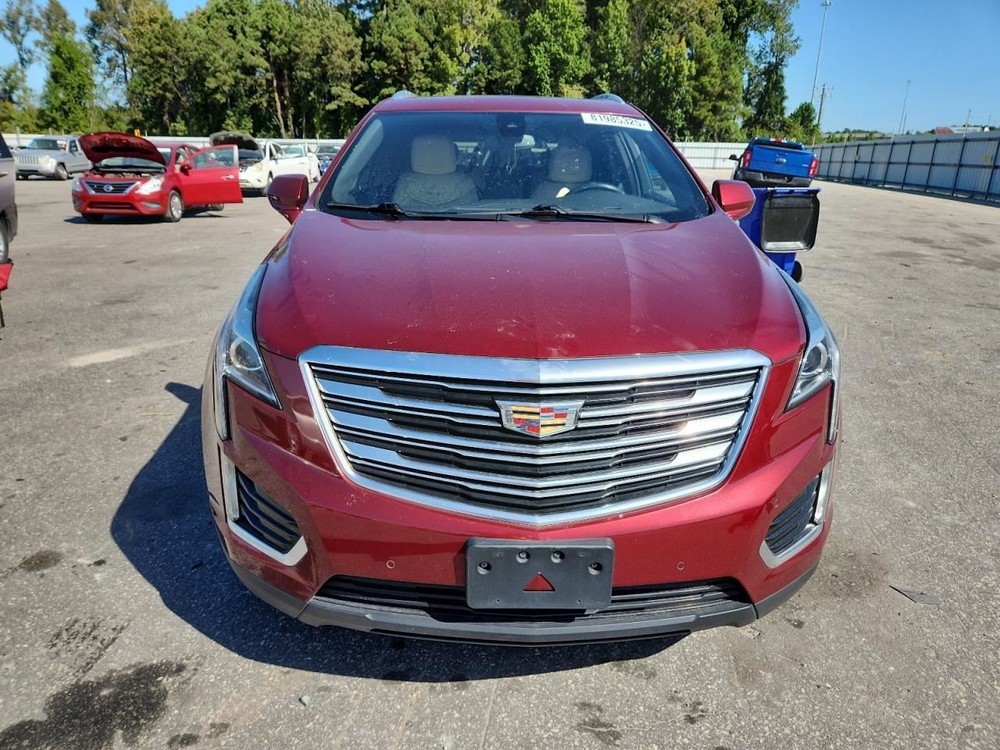 XT5 2017 Glove Box 4925385