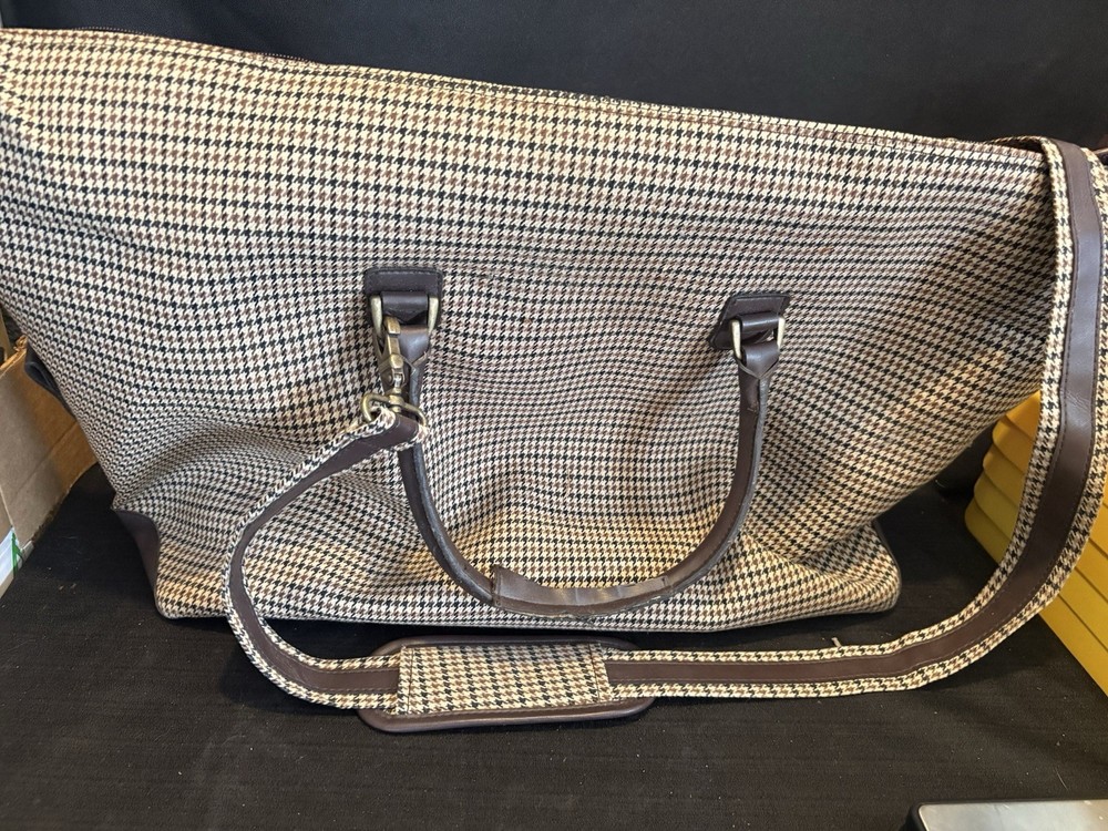 Chaps brand houndstooth weekender / duffel bag READ DESCRIPTION!