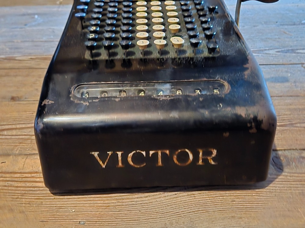 Antique Victor Adding Machine Hand Crank 1920s? - 8 Column - SN #88936
