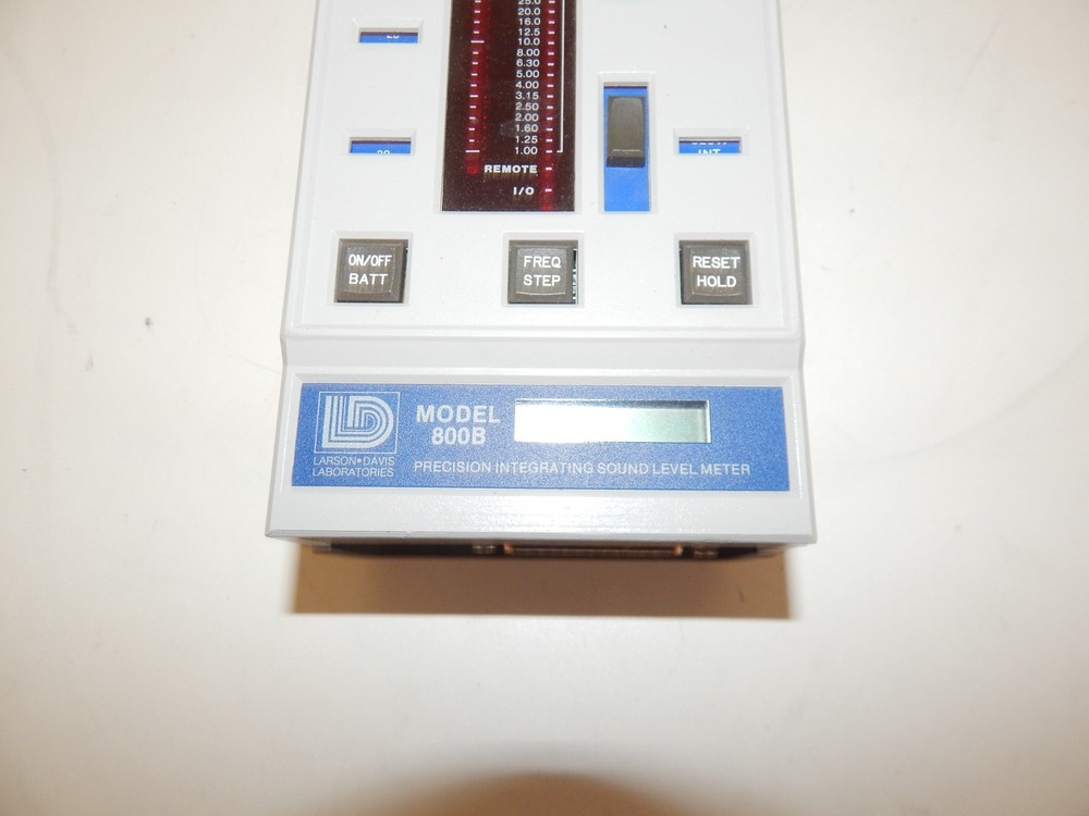 ^^ LARSON DAVIS 800B SOUND LEVEL METER (DZH67)