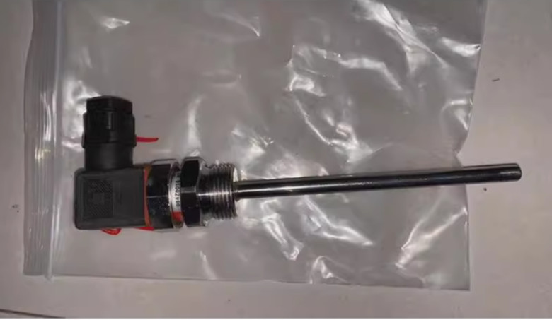 Danfoss MBT5250 084Z8014 heavy-duty temperature sensor