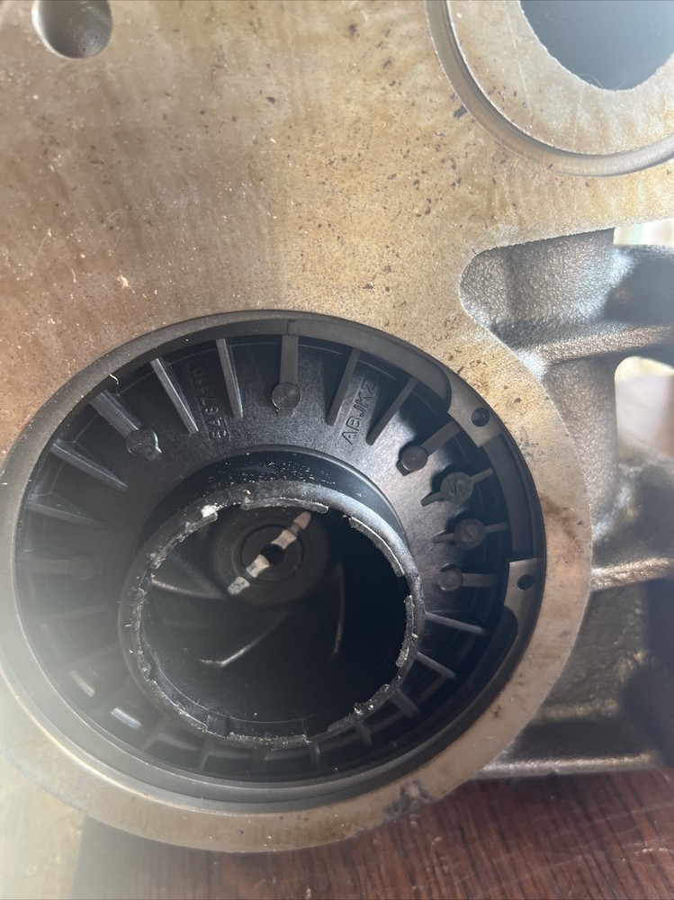 CUMMINS ISX ENGINE WATER PUMP 4920465