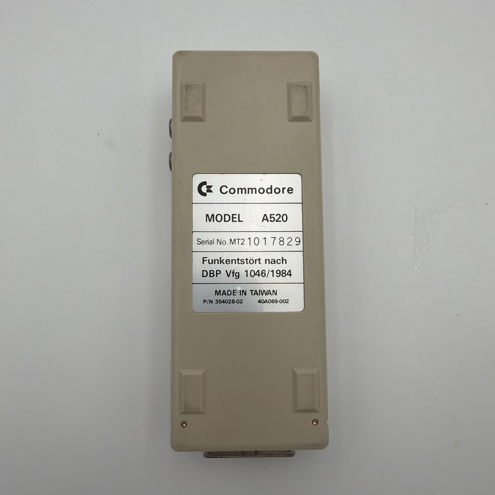Commodore Amiga A520 RF Modulator Adapter TV Converter Tested Working
