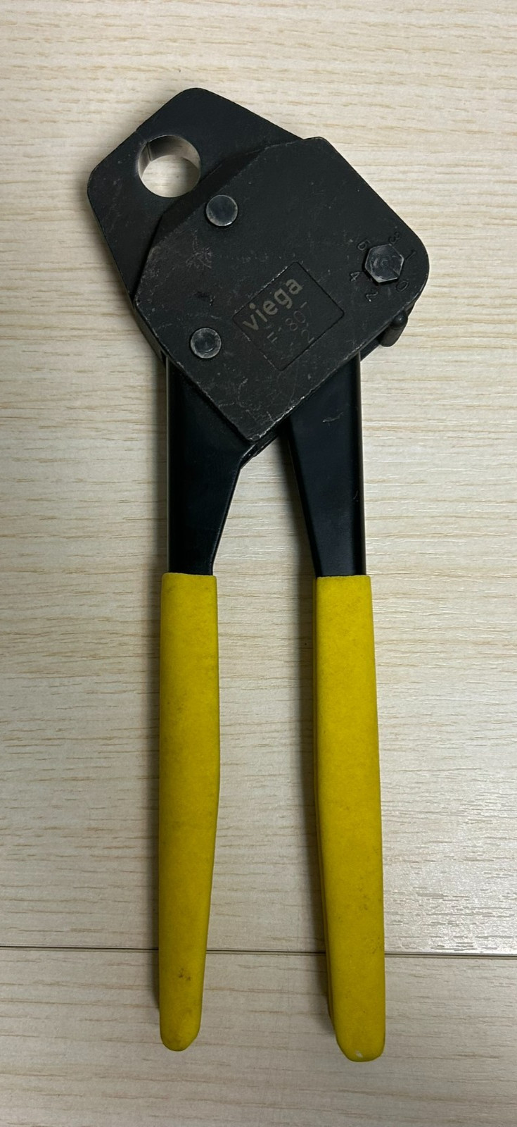 Viega 1/2" PEX Full Circle Crimp Tool