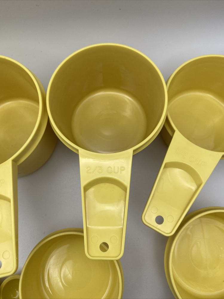 Vintage Tupperware Measuring Cups And Spoons Set Yellow Nesting Stacking 10