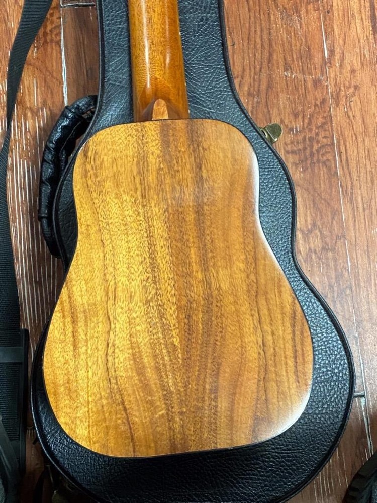 SONNY D KOA UKULELE W/ HARD CASE.