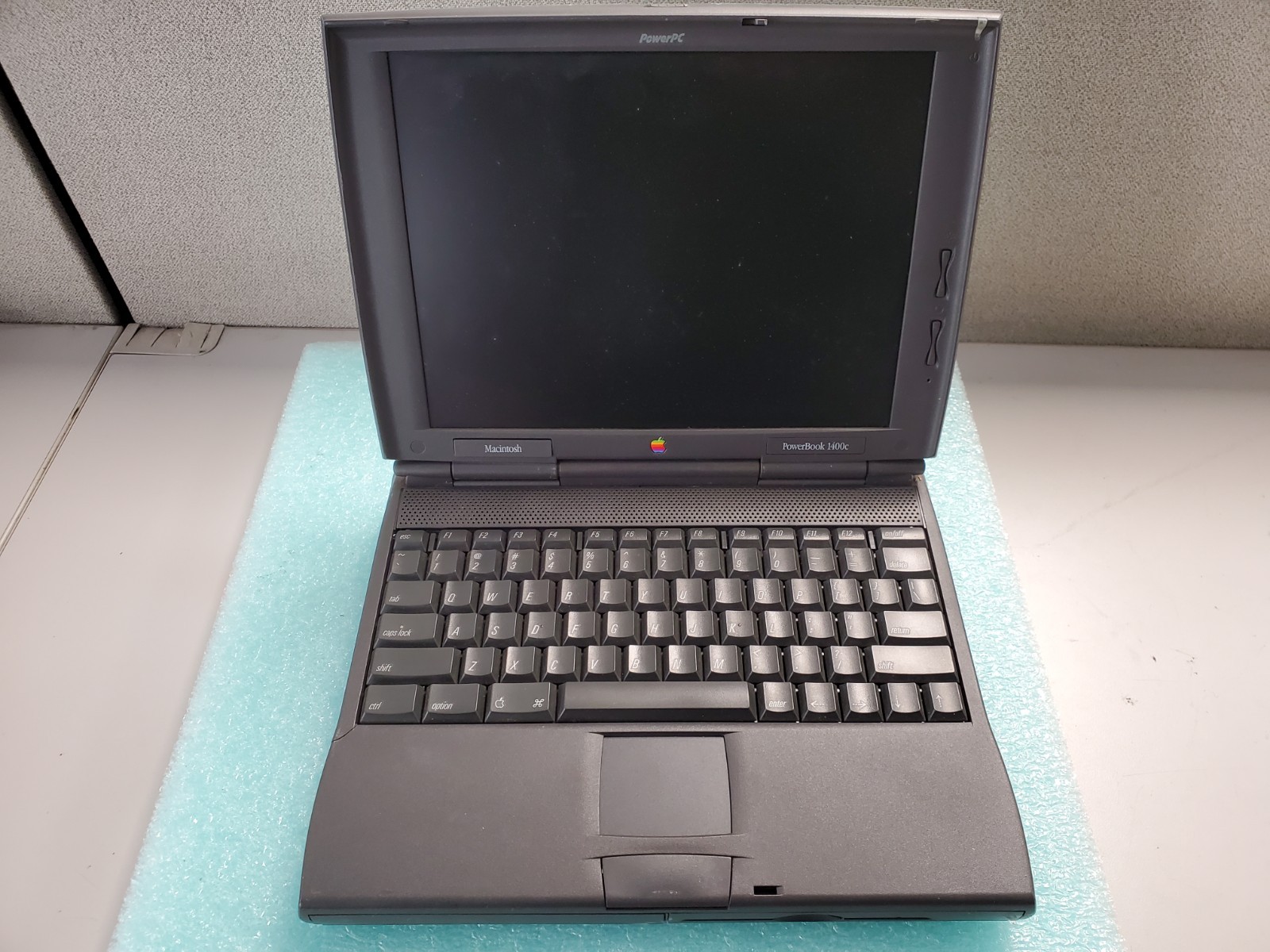 Vintage Apple Macintosh PowerBook 1400c *Displays/READ* | LP336