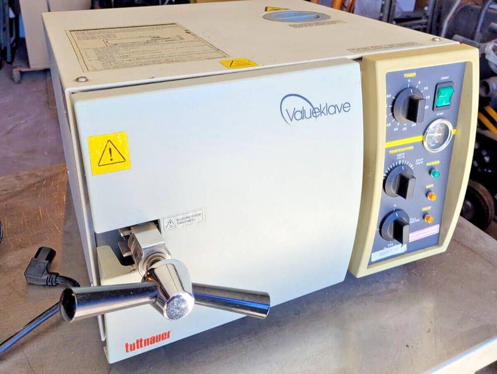 Tuttnauer Valueklave Model 1730 MK V