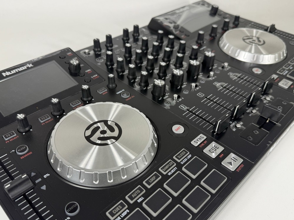 Numark NV 4-Channel Dual-Display Serato DJ Controller - Tested / Working