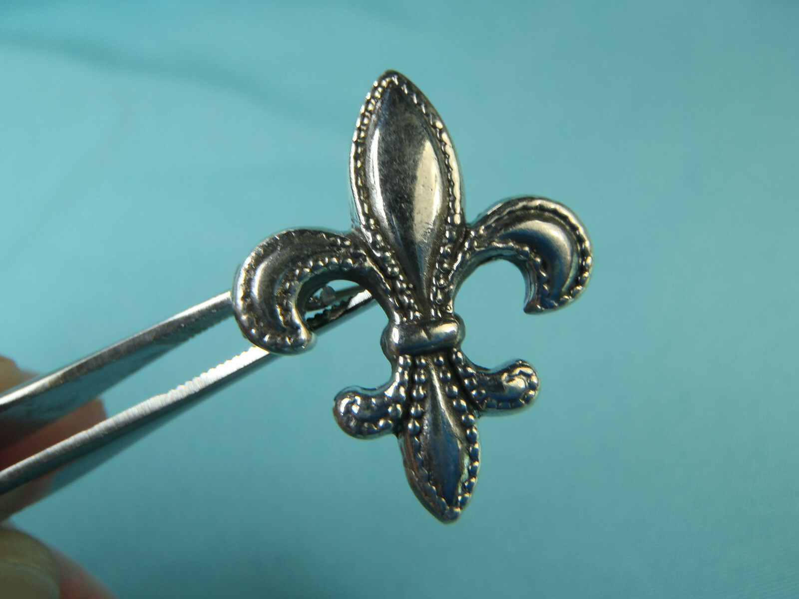Estate Sterling Silver Fleur De Lis Brooch Pin Pendant 23mm x 19mm 2.0 Grams