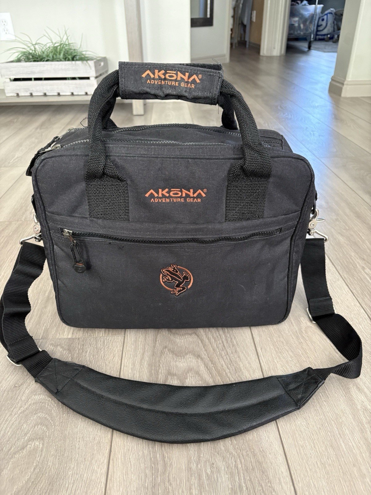 Akona Adventure Gear  Canvas  Bag