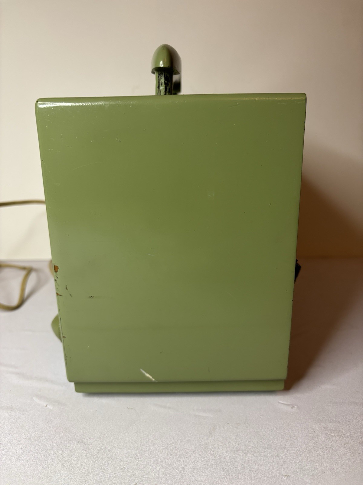 Vtg 1930s Emerson "Bullseye" Tube Radio - Green - Works! Art Deco MCM 8CW-334-2