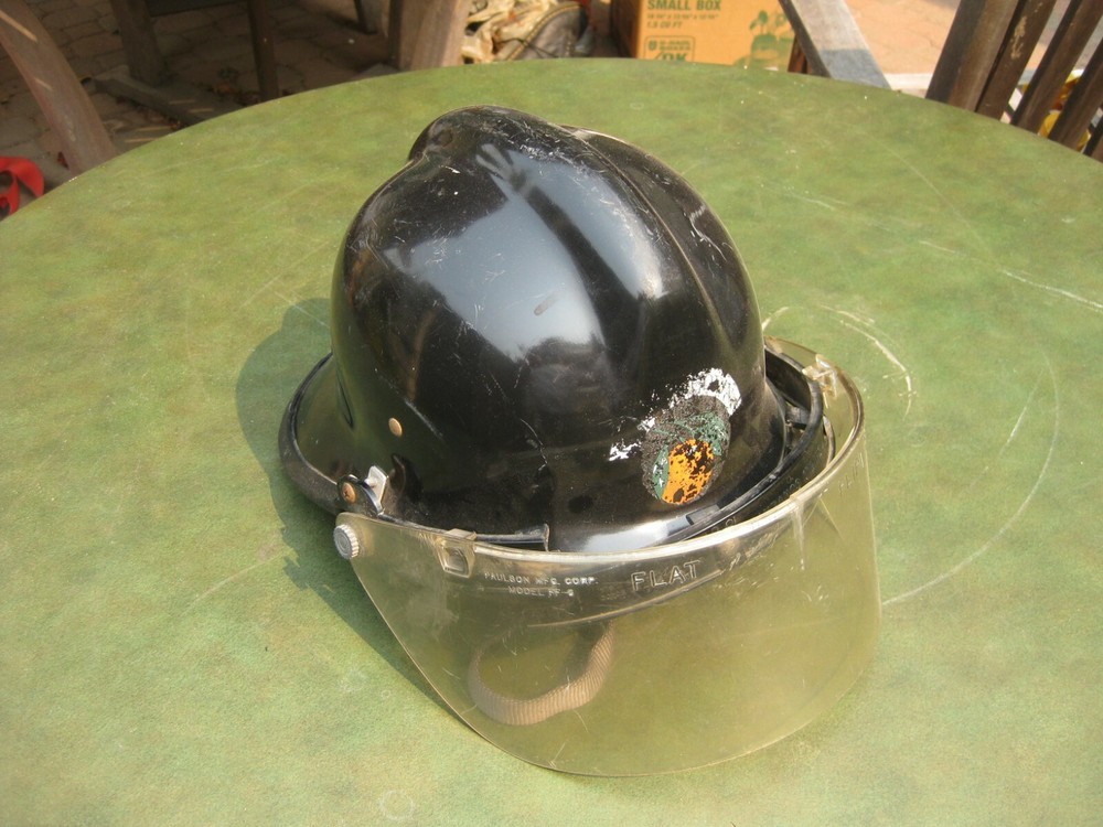 VINTAGE FIRE HELMET w PAULSON SHIED