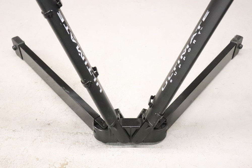 Ultimate Support V-Stand Pro V-Style Keyboard Stand Black