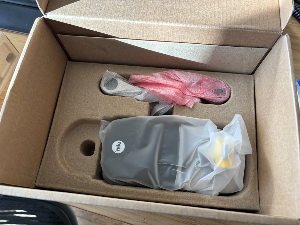 NEW Yale Assure Satin Nickel Lever Entry Lock Wi-Fi Touchscreen Z-Wave MSRP $229