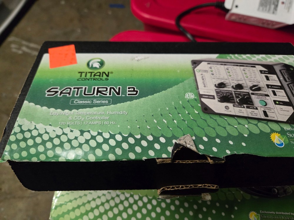 Titan Control ‘Classic Series' Saturn 3 Temperature, humidity & CO2 controller
