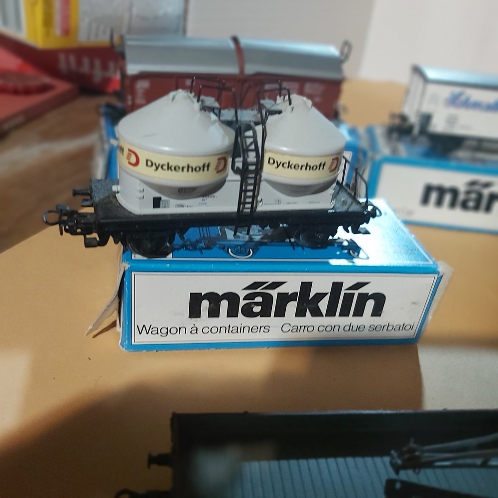 7 MARKLIN HO ROLLING STOCK