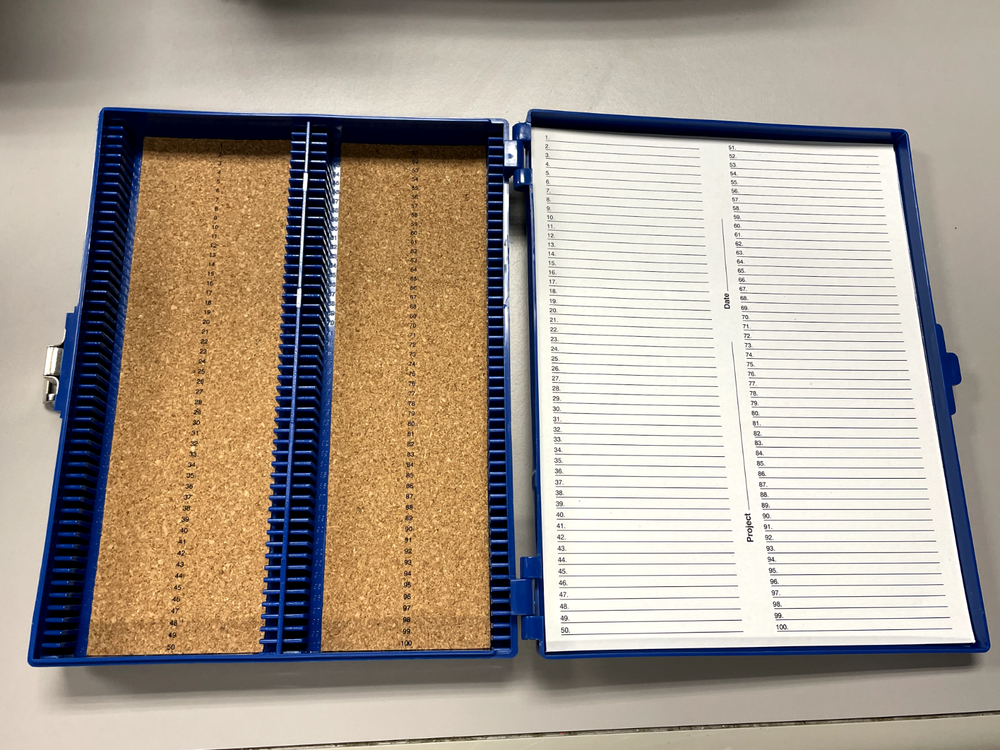 HS - MICROSCOPE GLASS SLIDE CASE - HOLDS 100 SLIDES