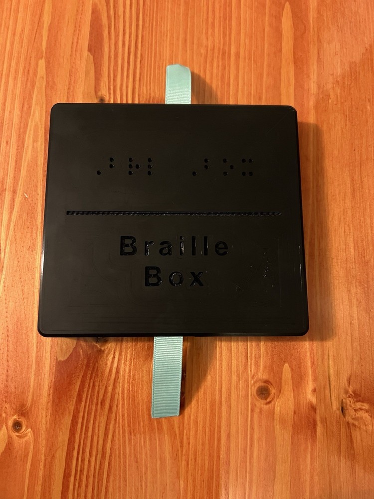 braille embosser, Hand Press. Braille Learning Tool, Note Maker, With Case.