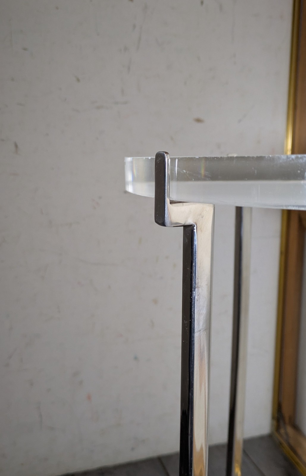 Vintage Mid Century Modern Glam Round Acrylic Lucite Sculptural Metal Table K24