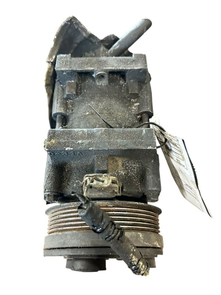 MOUNTNEER 2000 Glove Box 18925