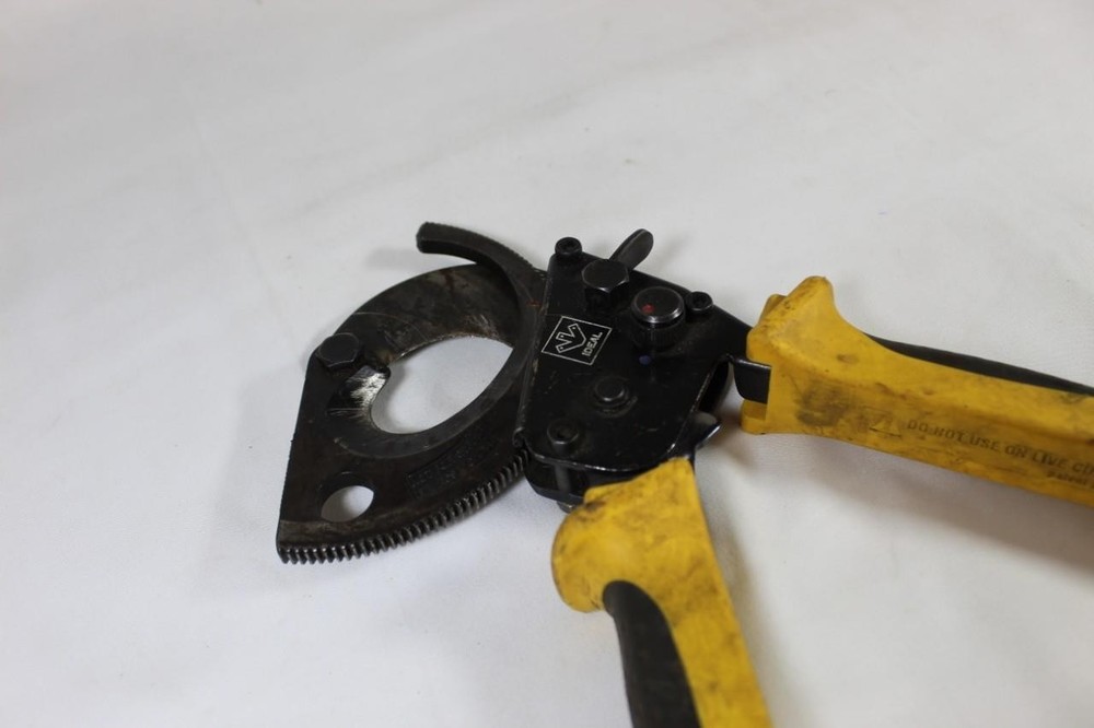Ideal 35-053 Electricians Ratcheting Cable Cutter
