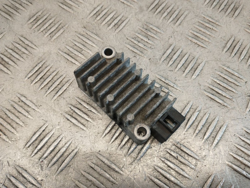 2015 YAMAHA WR 125  RECTIFIER REGULATOR