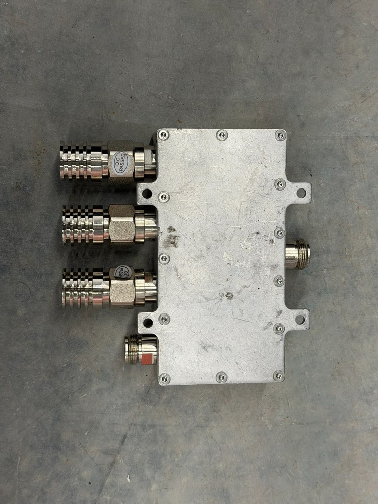 Ericsson / RF telecom unit — a GPS signal splitter