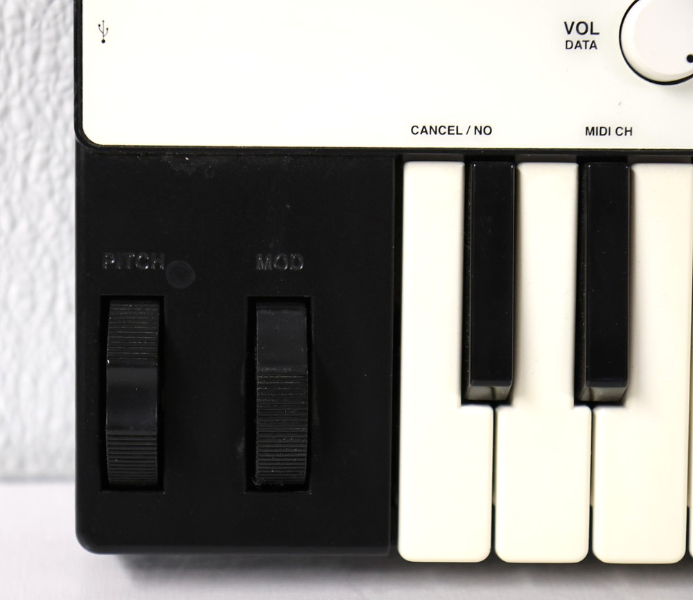 IK Multimedia iRig Keys 37-Key Mobile MIDI Keyboard Controller - Untested