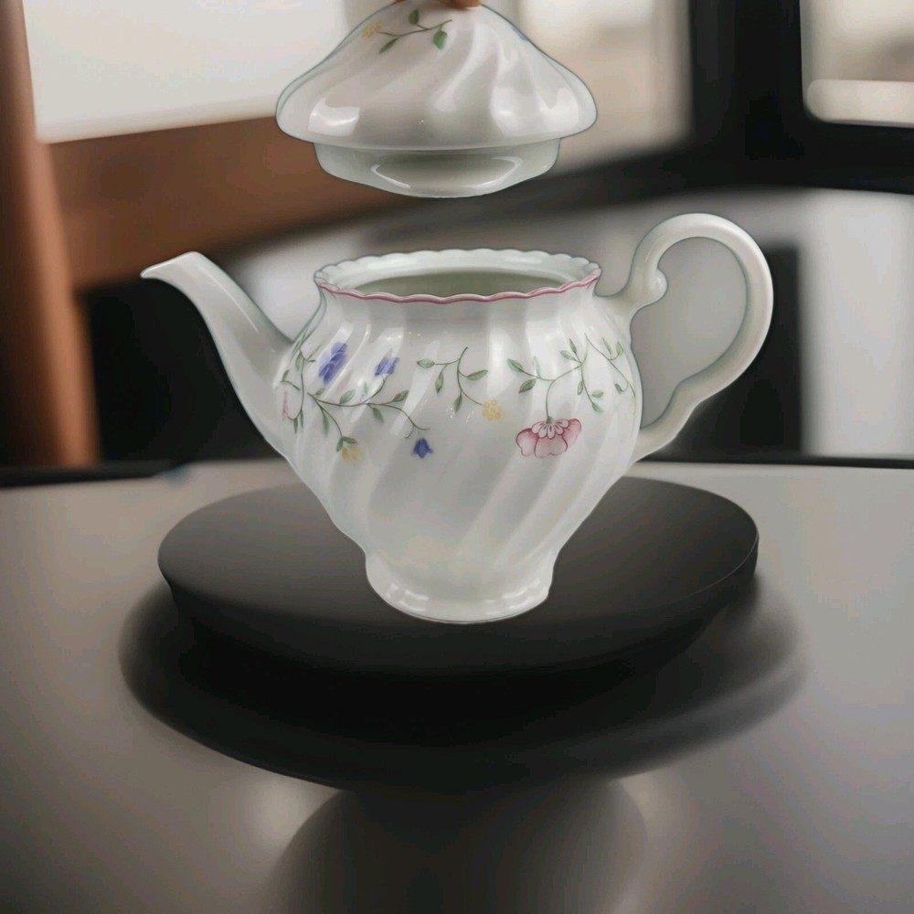 Teapot Floral Scroll Pattern - Made in England
