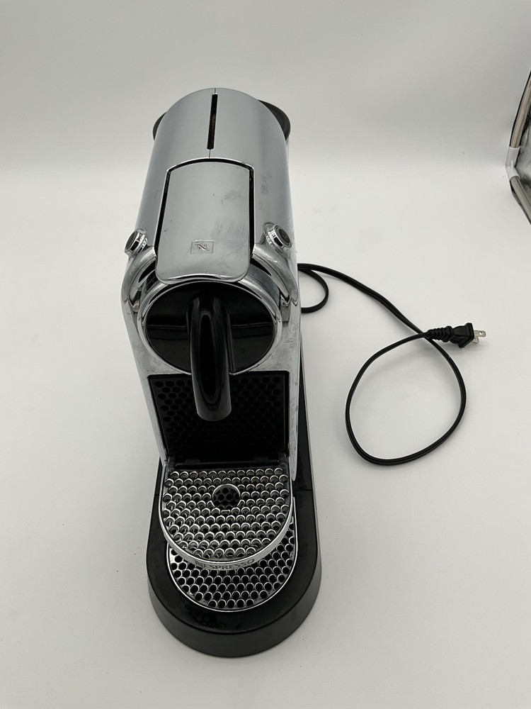 DeLonghi Nepresso Citiz Chrome & Black Expresso Machine Working Condition