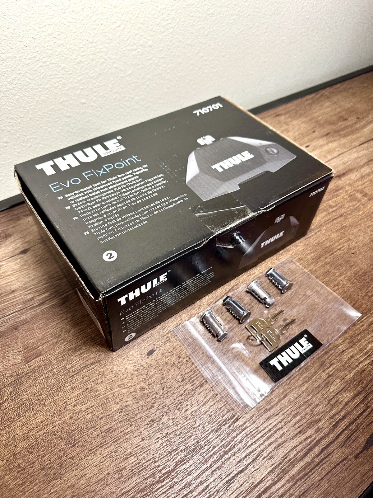 Thule Evo Fixpoint FootPack 710701 + Thule Metal Lock 4-Pack (Free $74.95 Value)