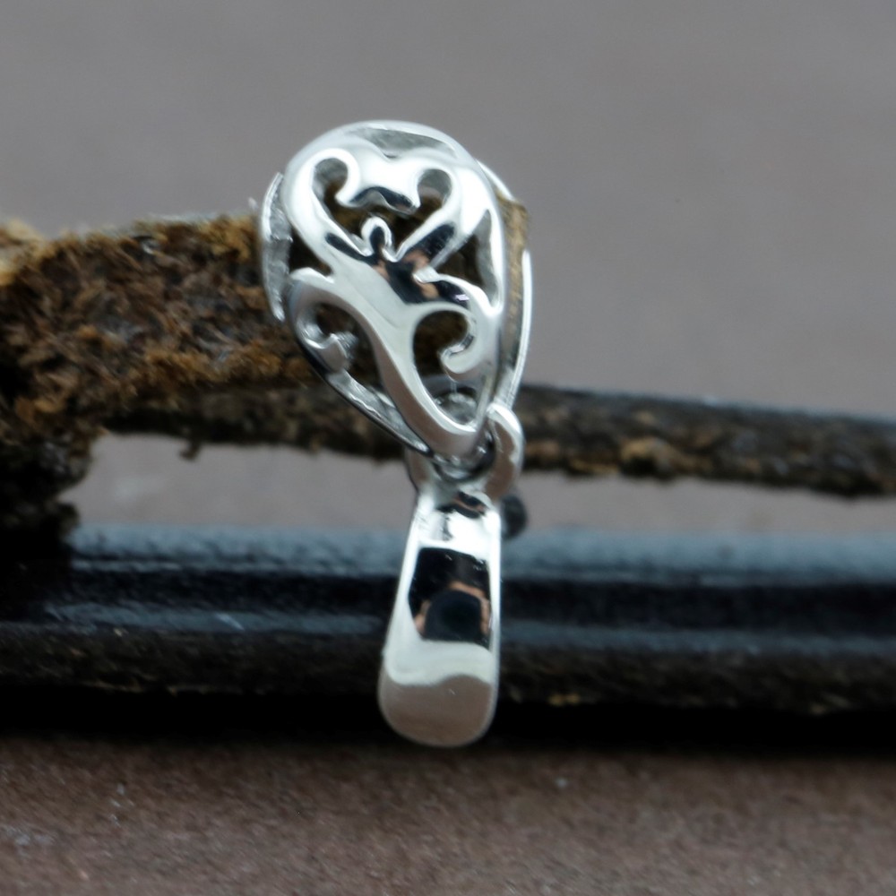 Genuine Solid 18CT White Gold Jade Clip Filigree Bail