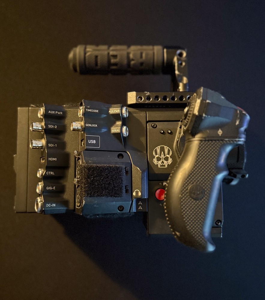 RED DSMC2 Helium 8K Super 35 Digital Cinema Camera Bundle