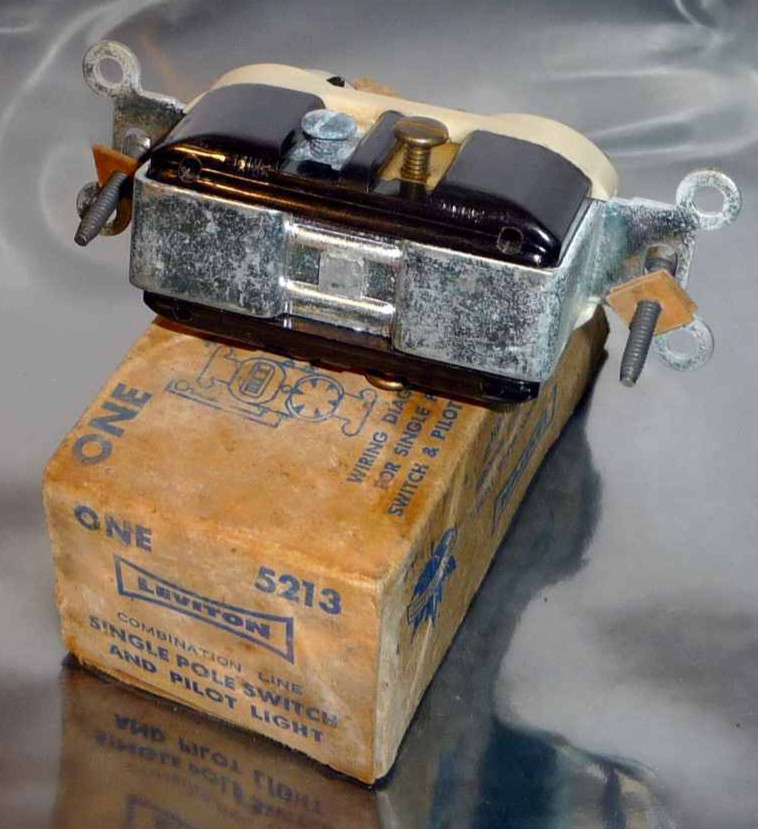 NOS, LEVITON IVORY SINGLE POLE TOGGLE SWITCH & PILOT LIGHT SOCKET, P/N: 5213