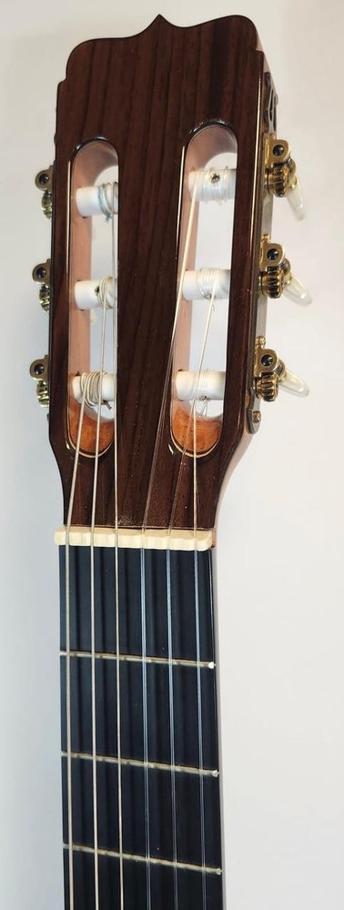 Jose Ramirez Pre Owned 1995 Vintage R4 all Solid CLassical Guitar With Case