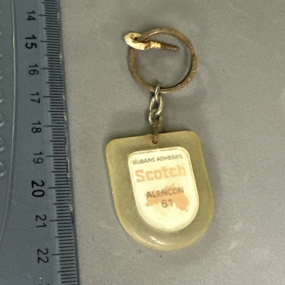 SCOTCH ALENCON KEYCHAIN VINTAGE KEYCHAIN