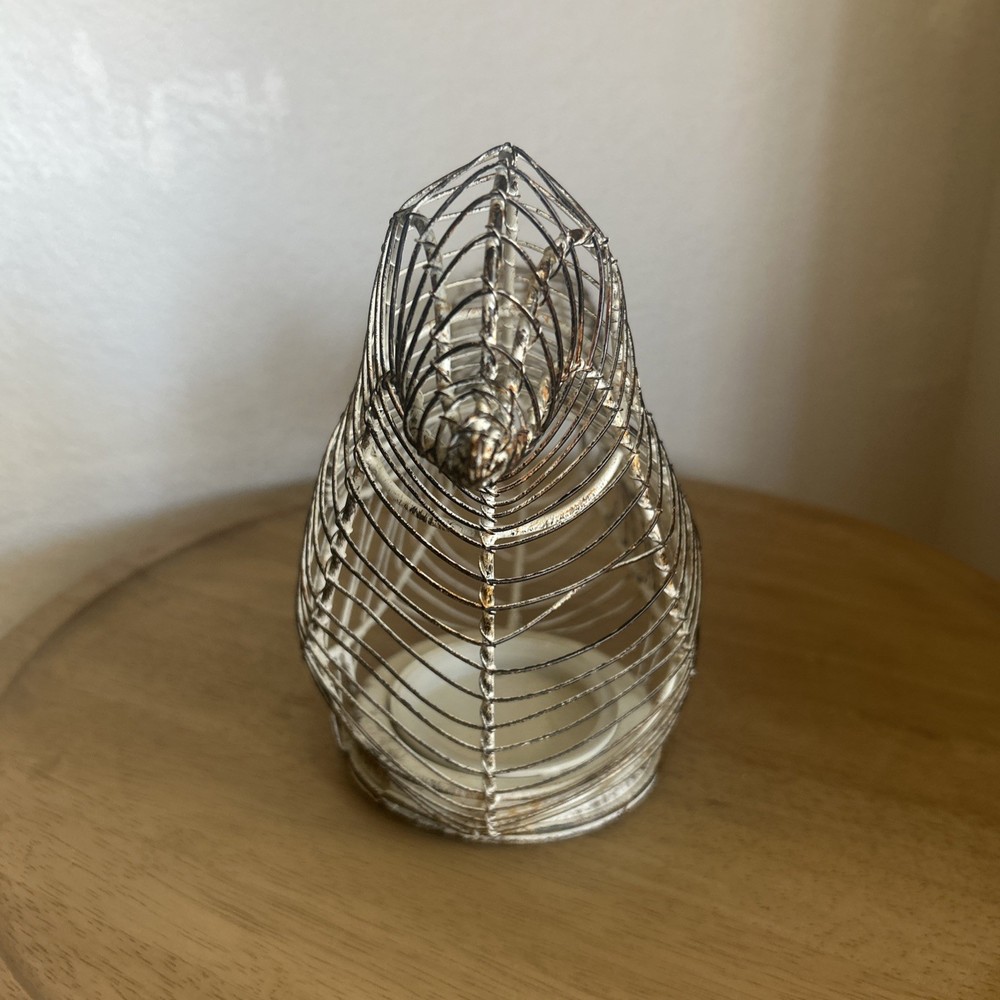 12 Wire Hen Basket Chicken Egg Holder, Distressed White