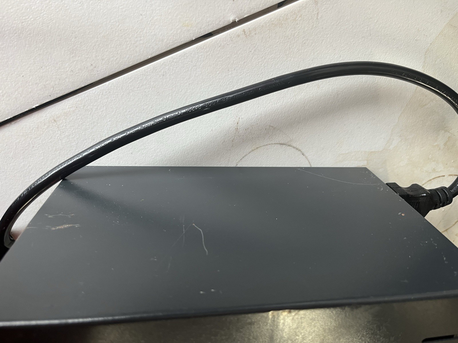 Astron RS-20A 13.8VDC 20A Linear / 16A Continuous Power Supply