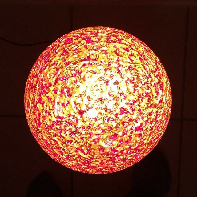 MID-CENTURY MODERN LIGHTOLIER TABLE LAMP STICKERED SPHERE ATOMIC
